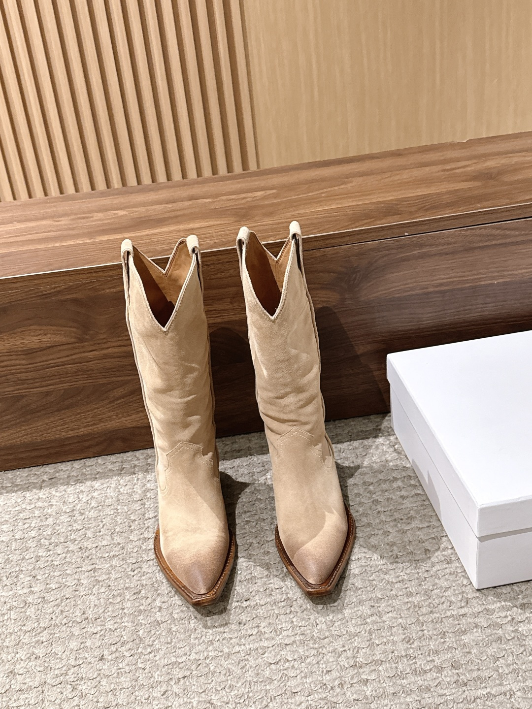 Maison Margiela 马吉拉秋冬新款 尖头 内增高 西部靴 长筒靴  Maison Margiela 一直坚持