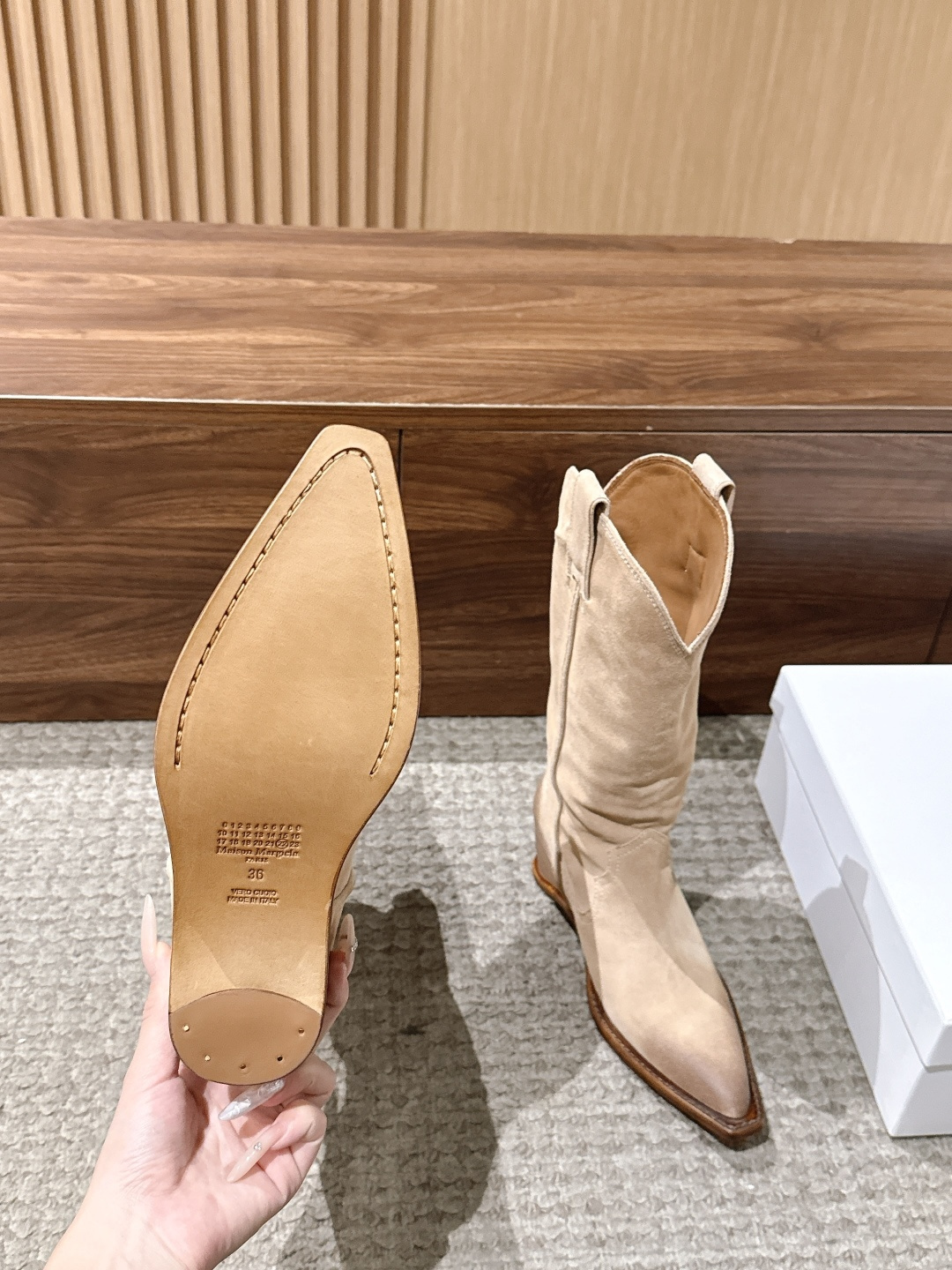 Maison Margiela 马吉拉秋冬新款 尖头 内增高 西部靴 长筒靴  Maison Margiela 一直坚持