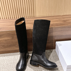 Dior Regency 系列|26FW秋冬骑士靴 短靴/长靴 秋日氛围感王牌选手✨Dior这只徽章骑士靴,把优雅 Dior Regency 系列|26FW秋冬骑士靴 短靴/长靴 秋日氛围感王牌选手✨Dior这只徽章骑士靴,把优雅