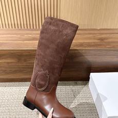 Dior Regency 系列|26FW秋冬骑士靴 短靴/长靴 秋日氛围感王牌选手✨Dior这只徽章骑士靴,把优雅 Dior Regency 系列|26FW秋冬骑士靴 短靴/长靴 秋日氛围感王牌选手✨Dior这只徽章骑士靴,把优雅