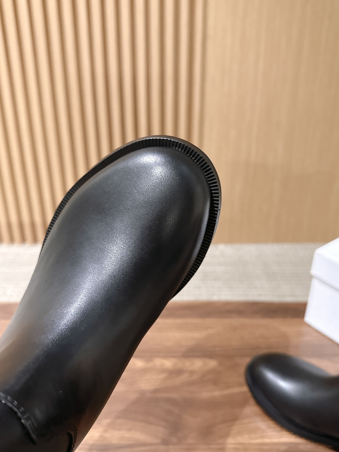 Dior Regency 系列|26FW秋冬骑士靴 短靴/长靴 秋日氛围感王牌选手✨Dior这只徽章骑士靴,把优雅 Dior Regency 系列|26FW秋冬骑士靴 短靴/长靴 秋日氛围感王牌选手✨Dior这只徽章骑士靴,把优雅