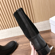 Dior Regency 系列|26FW秋冬骑士靴 短靴/长靴 秋日氛围感王牌选手✨Dior这只徽章骑士靴,把优雅 Dior Regency 系列|26FW秋冬骑士靴 短靴/长靴 秋日氛围感王牌选手✨Dior这只徽章骑士靴,把优雅