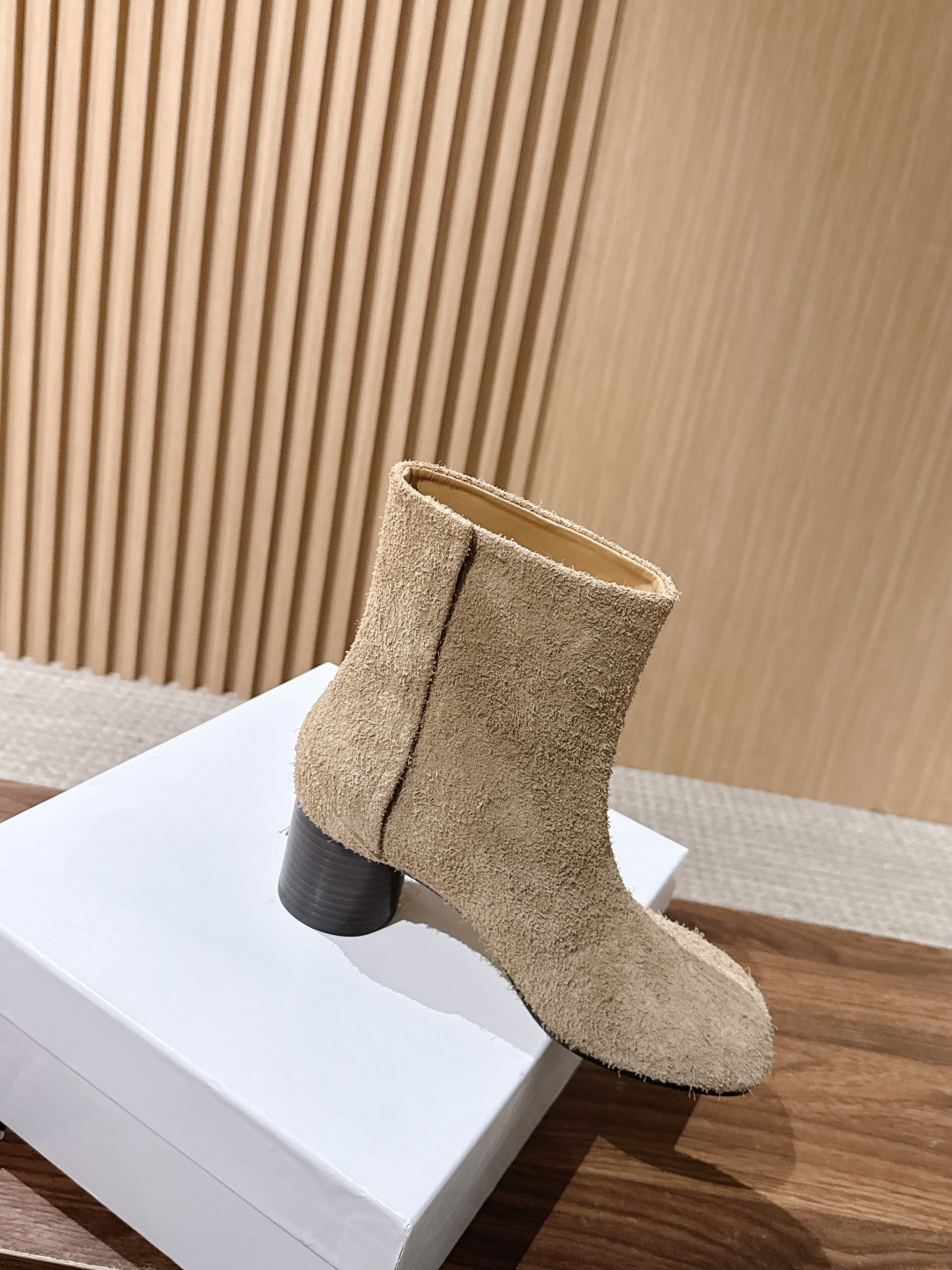 【莞产#6cm】Maison Margiela#马吉拉分趾经典分趾靴 辨识度极高,舒适度满分。 不会过时的决绝子单品 最 【莞产#6cm】Maison Margiela#马吉拉分趾经典分趾靴 辨识度极高,舒适度满分。 不会过时的决绝子单品 最