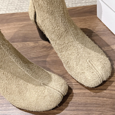 【莞产#6cm】Maison Margiela#马吉拉分趾经典分趾靴 辨识度极高,舒适度满分。 不会过时的决绝子单品 最 【莞产#6cm】Maison Margiela#马吉拉分趾经典分趾靴 辨识度极高,舒适度满分。 不会过时的决绝子单品 最