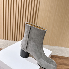 【莞产#6cm】Maison Margiela#马吉拉分趾经典分趾靴 辨识度极高,舒适度满分。 不会过时的决绝子单品 最 【莞产#6cm】Maison Margiela#马吉拉分趾经典分趾靴 辨识度极高,舒适度满分。 不会过时的决绝子单品 最