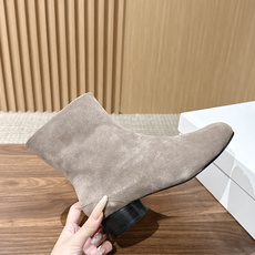 【莞产#3cm】Maison Margiela#马吉拉分趾经典分趾靴 辨识度极高,舒适度满分。 不会过时的决绝子单品 最 【莞产#3cm】Maison Margiela#马吉拉分趾经典分趾靴 辨识度极高,舒适度满分。 不会过时的决绝子单品 最