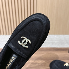 CHANEL 香奈儿秋冬新款羊毛玛丽珍平底鞋 第一眼看上就被种草了根据天气变化自由穿搭!套上袜套春夏秒变可爱单鞋!秒变 CHANEL 香奈儿秋冬新款羊毛玛丽珍平底鞋 第一眼看上就被种草了根据天气变化自由穿搭!套上袜套春夏秒变可爱单鞋!秒变