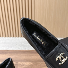 CHANEL 香奈儿秋冬新款羊毛玛丽珍平底鞋 第一眼看上就被种草了根据天气变化自由穿搭!套上袜套春夏秒变可爱单鞋!秒变 CHANEL 香奈儿秋冬新款羊毛玛丽珍平底鞋 第一眼看上就被种草了根据天气变化自由穿搭!套上袜套春夏秒变可爱单鞋!秒变