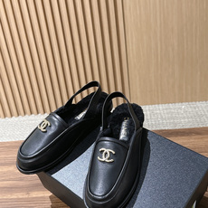 CHANEL 香奈儿秋冬新款羊毛玛丽珍平底鞋 第一眼看上就被种草了根据天气变化自由穿搭!套上袜套春夏秒变可爱单鞋!秒变 CHANEL 香奈儿秋冬新款羊毛玛丽珍平底鞋 第一眼看上就被种草了根据天气变化自由穿搭!套上袜套春夏秒变可爱单鞋!秒变