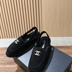CHANEL 香奈儿秋冬新款羊毛玛丽珍平底鞋 第一眼看上就被种草了根据天气变化自由穿搭!套上袜套春夏秒变可爱单鞋!秒变 CHANEL 香奈儿秋冬新款羊毛玛丽珍平底鞋 第一眼看上就被种草了根据天气变化自由穿搭!套上袜套春夏秒变可爱单鞋!秒变