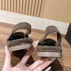 CHANEL 香奈儿秋冬新款羊毛玛丽珍平底鞋 第一眼看上就被种草了根据天气变化自由穿搭!套上袜套春夏秒变可爱单鞋!秒变 CHANEL 香奈儿秋冬新款羊毛玛丽珍平底鞋 第一眼看上就被种草了根据天气变化自由穿搭!套上袜套春夏秒变可爱单鞋!秒变
