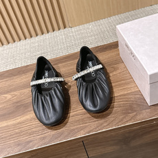 Jimmy Choo | JADE 周仰杰新款缎面芭蕾舞鞋 甄选高级黑缎面,鞋身错落镶嵌水滴水晶 脚背方钻饰带点睛,华丽 Jimmy Choo | JADE 周仰杰新款缎面芭蕾舞鞋 甄选高级黑缎面,鞋身错落镶嵌水滴水晶 脚背方钻饰带点睛,华丽