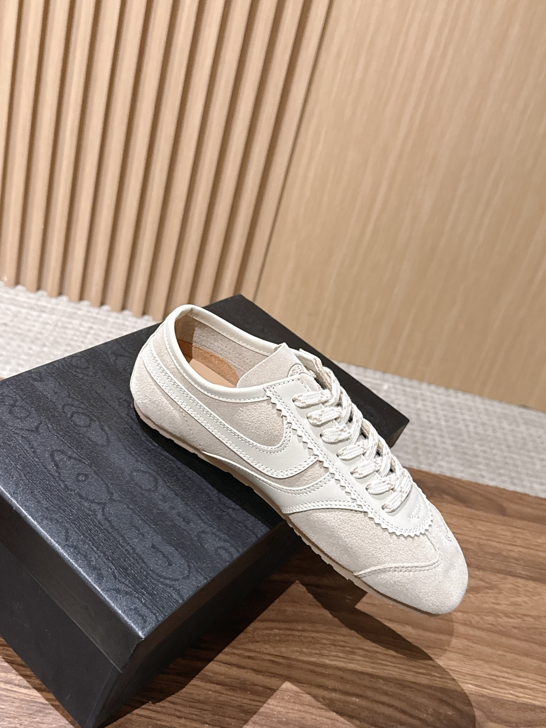 Dries Van Noten 新配色复古德训鞋 也太美了吧 dries 总会给我带来惊喜 Dries Van No Dries Van Noten 新配色复古德训鞋 也太美了吧 dries 总会给我带来惊喜 Dries Van No