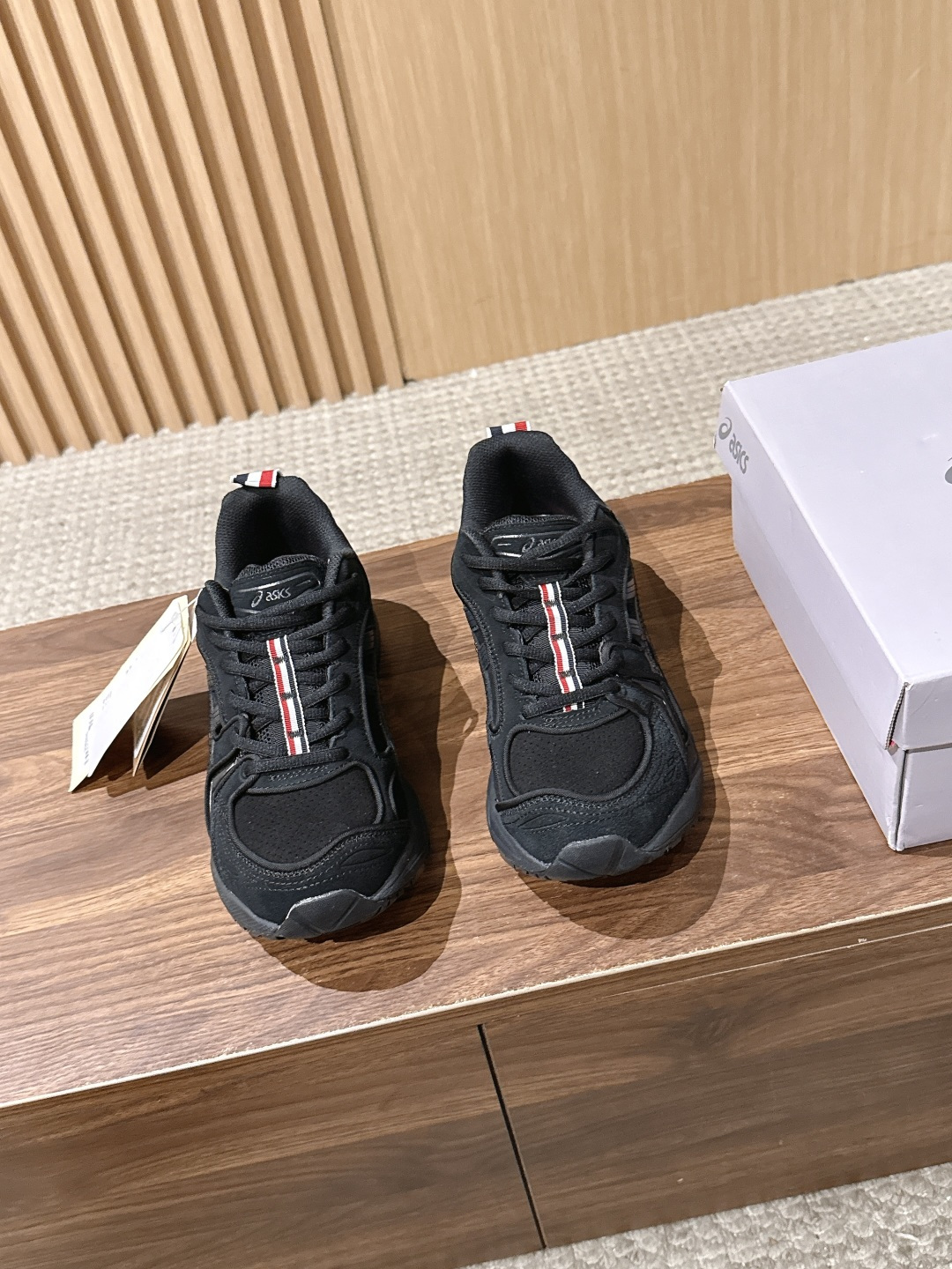 亚瑟士联名款来……      26款重磅推出！！纯原 纯原Thom Browne&Asics联名款运动鞋！ Thom B