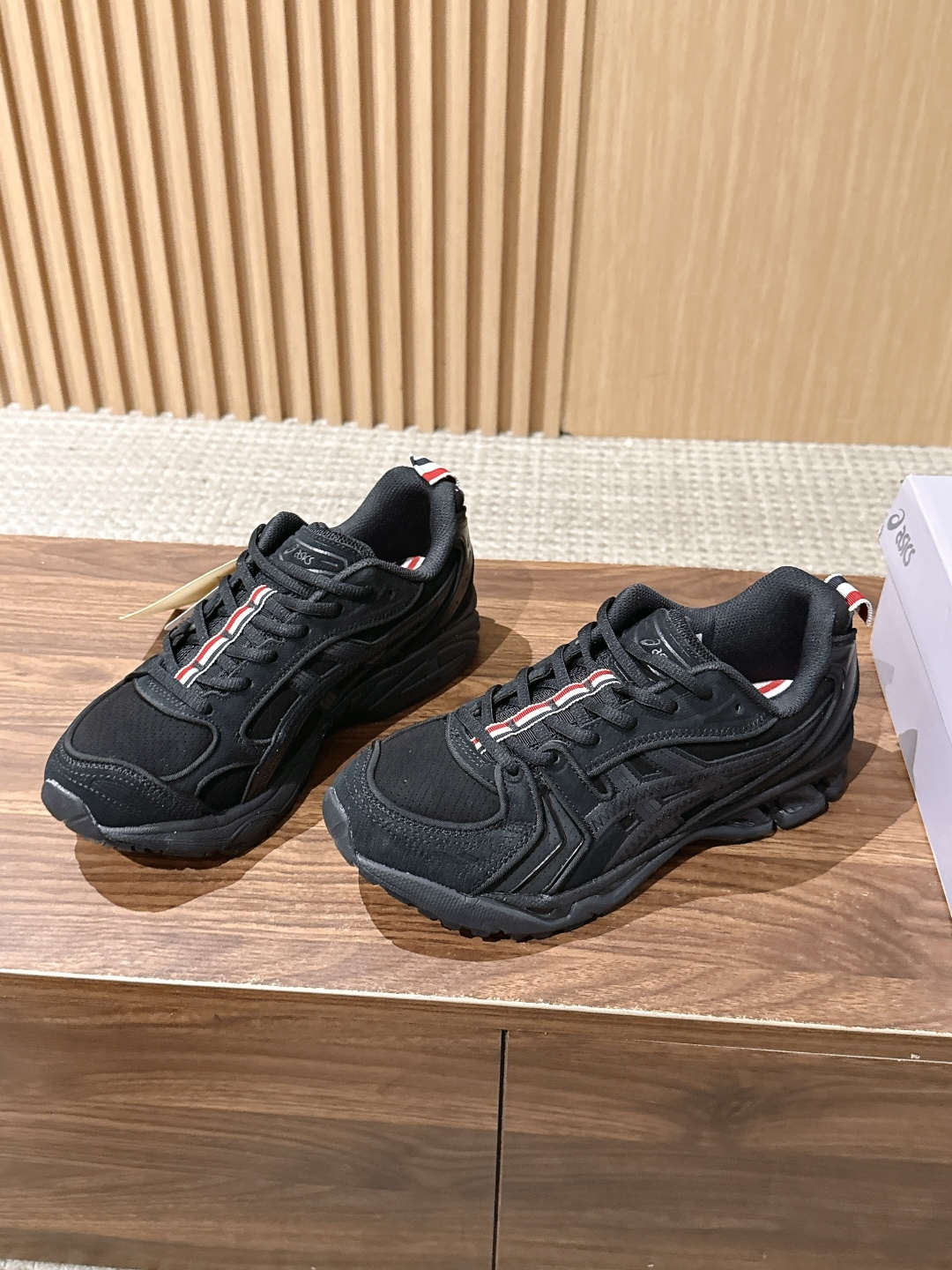 亚瑟士联名款来……      26款重磅推出！！纯原 纯原Thom Browne&Asics联名款运动鞋！ Thom B