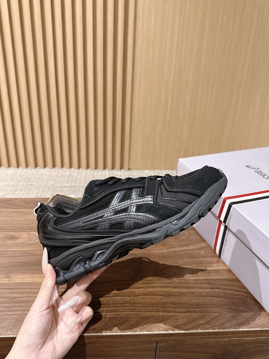 亚瑟士联名款来……      26款重磅推出！！纯原 纯原Thom Browne&Asics联名款运动鞋！ Thom B