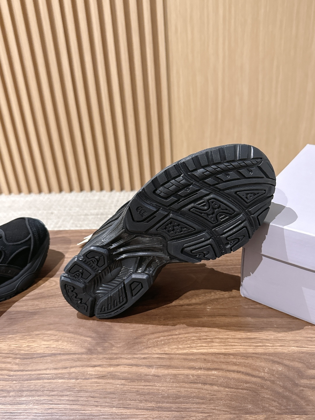 亚瑟士联名款来……      26款重磅推出！！纯原 纯原Thom Browne&Asics联名款运动鞋！ Thom B