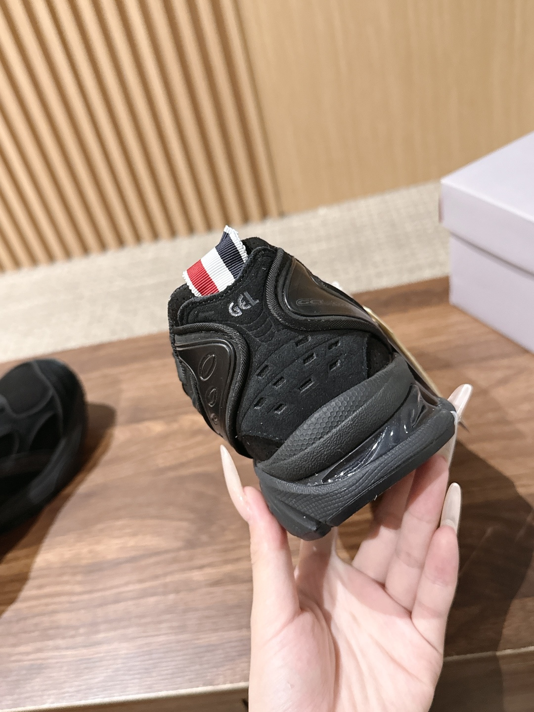 亚瑟士联名款来……      26款重磅推出！！纯原 纯原Thom Browne&Asics联名款运动鞋！ Thom B