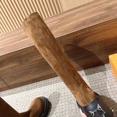 Naked Wolfe#秋冬新款弹力靴 . 耐科沃夫🇬🇧是典型的街潮IP 人间厚底鞋的代表~拉长腿的天花板~ 设计时尚前 Naked Wolfe#秋冬新款弹力靴 . 耐科沃夫🇬🇧是典型的街潮IP 人间厚底鞋的代表~拉长腿的天花板~ 设计时尚前