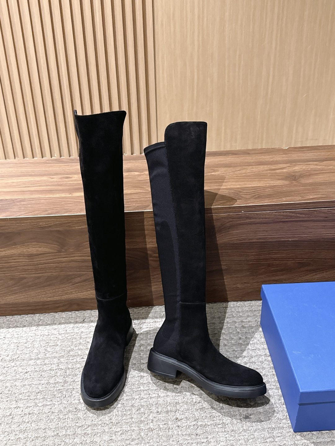 Stuart Weitzman SW5050｜杨幂同款过膝长靴✨   年度封神的SW5050经典款上新啦，妥妥的明星网红