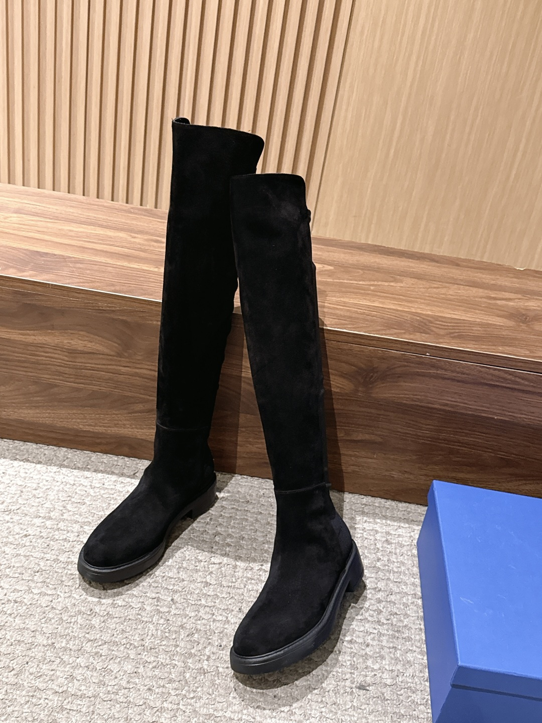 Stuart Weitzman SW5050｜杨幂同款过膝长靴✨   年度封神的SW5050经典款上新啦，妥妥的明星网红