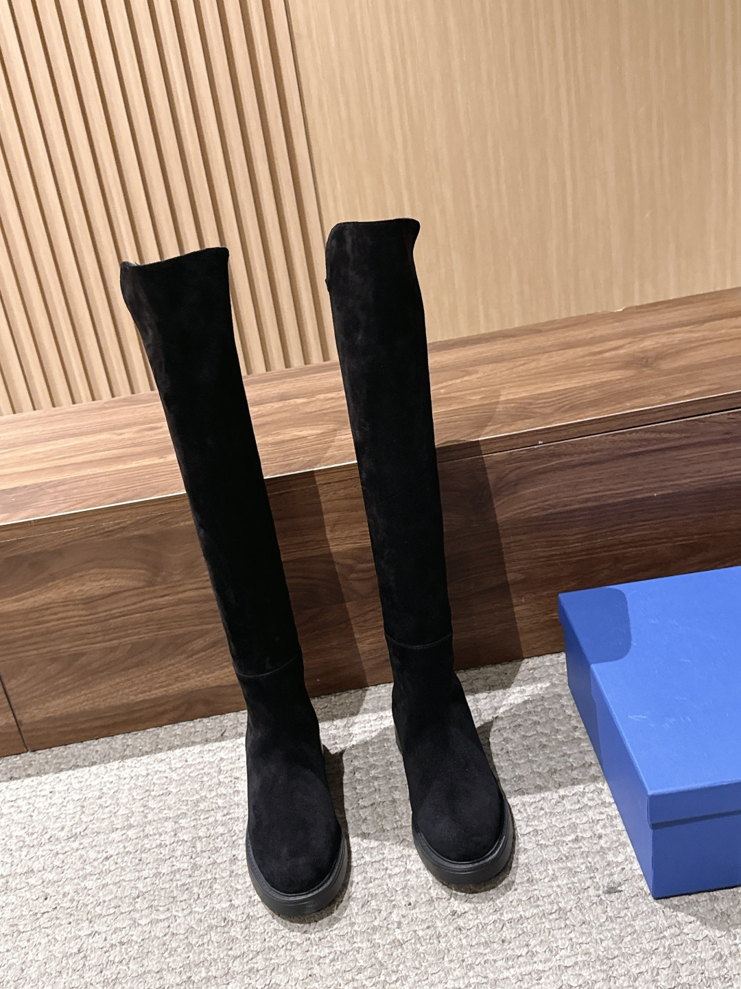 Stuart Weitzman SW5050｜杨幂同款过膝长靴✨   年度封神的SW5050经典款上新啦，妥妥的明星网红