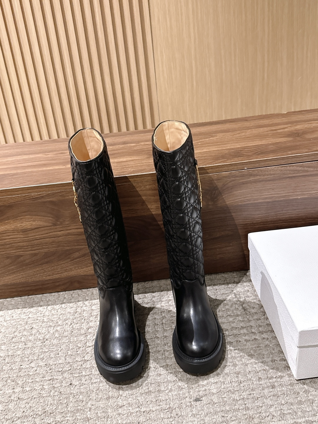 Christian Dior 迪奥经典菱格纹短靴/高筒靴 经典藤格纹元素加持，自带品牌辨识度，矮靴利落日常，高靴气场拉满