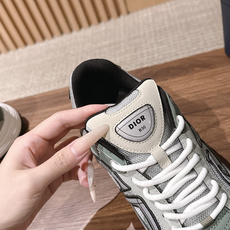 𝐂𝐇𝐑𝐈𝐒𝐓𝐈𝐀𝐍 𝐃𝐈𝐎𝐑 𝐁𝟯𝟬 迪奥火爆情侣休闲鞋【撞脸NB?现已是D奥B30】时代 顺应复古市场趋势的「Dad 𝐂𝐇𝐑𝐈𝐒𝐓𝐈𝐀𝐍 𝐃𝐈𝐎𝐑 𝐁𝟯𝟬 迪奥火爆情侣休闲鞋【撞脸NB?现已是D奥B30】时代 顺应复古市场趋势的「Dad