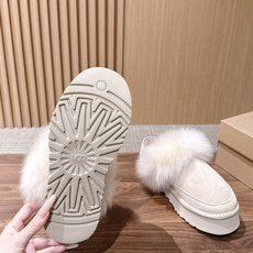Ugg |呦叽叽迪斯科长毛后跟带款 秋冬懒人鞋天花板,氛围感直接拉满✨ ▪️鞋口一圈蓬松大毛边,毛毛丰盈软糯,上脚暖乎乎 Ugg |呦叽叽迪斯科长毛后跟带款 秋冬懒人鞋天花板,氛围感直接拉满✨ ▪️鞋口一圈蓬松大毛边,毛毛丰盈软糯,上脚暖乎乎