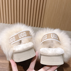 Ugg |呦叽叽迪斯科长毛后跟带款 秋冬懒人鞋天花板,氛围感直接拉满✨ ▪️鞋口一圈蓬松大毛边,毛毛丰盈软糯,上脚暖乎乎 Ugg |呦叽叽迪斯科长毛后跟带款 秋冬懒人鞋天花板,氛围感直接拉满✨ ▪️鞋口一圈蓬松大毛边,毛毛丰盈软糯,上脚暖乎乎