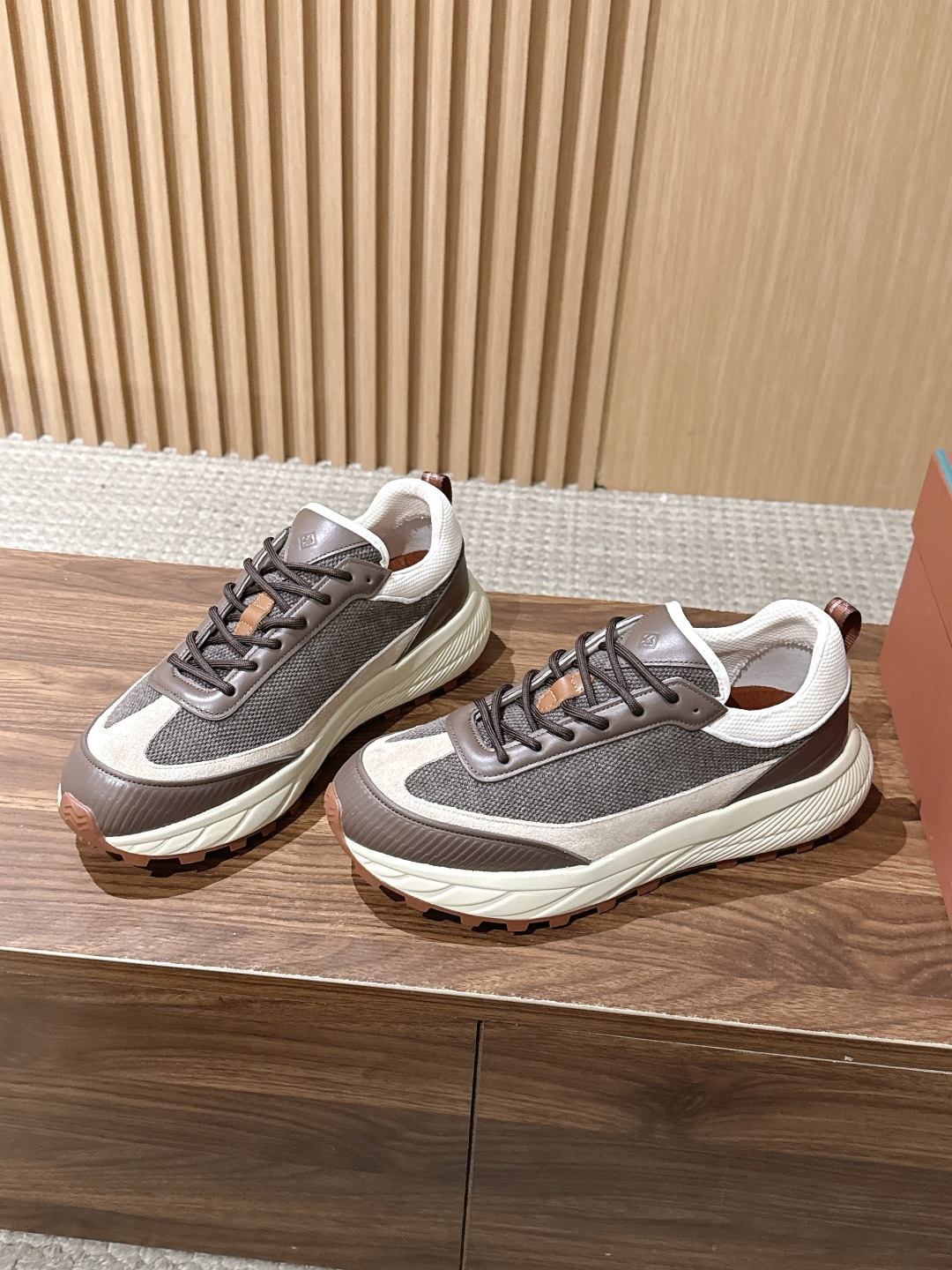 Loro Piana Mera Trail Walk 男士运动鞋 兼顾户外机能质感与意式低调奢华,LP这双Mera Tr Loro Piana Mera Trail Walk 男士运动鞋 兼顾户外机能质感与意式低调奢华,LP这双Mera Tr