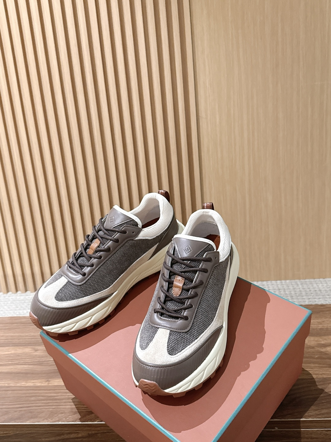 Loro Piana Mera Trail Walk 男士运动鞋 兼顾户外机能质感与意式低调奢华,LP这双Mera Tr Loro Piana Mera Trail Walk 男士运动鞋 兼顾户外机能质感与意式低调奢华,LP这双Mera Tr
