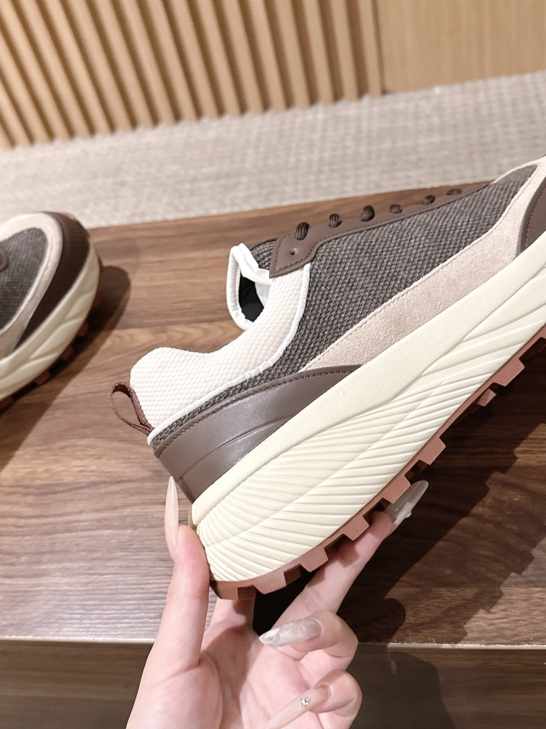 Loro Piana Mera Trail Walk 男士运动鞋 兼顾户外机能质感与意式低调奢华,LP这双Mera Tr Loro Piana Mera Trail Walk 男士运动鞋 兼顾户外机能质感与意式低调奢华,LP这双Mera Tr