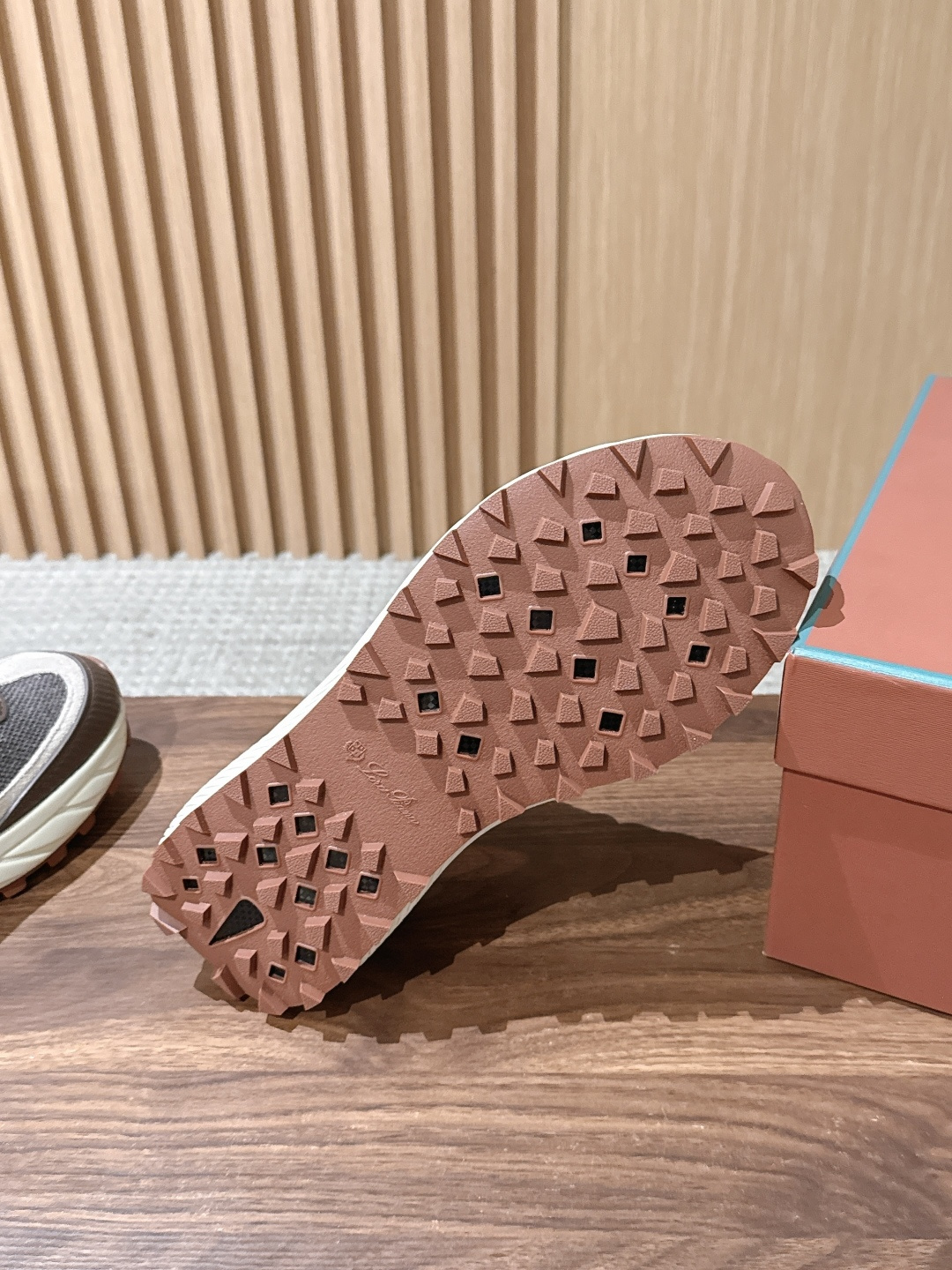 Loro Piana Mera Trail Walk 男士运动鞋 兼顾户外机能质感与意式低调奢华,LP这双Mera Tr Loro Piana Mera Trail Walk 男士运动鞋 兼顾户外机能质感与意式低调奢华,LP这双Mera Tr