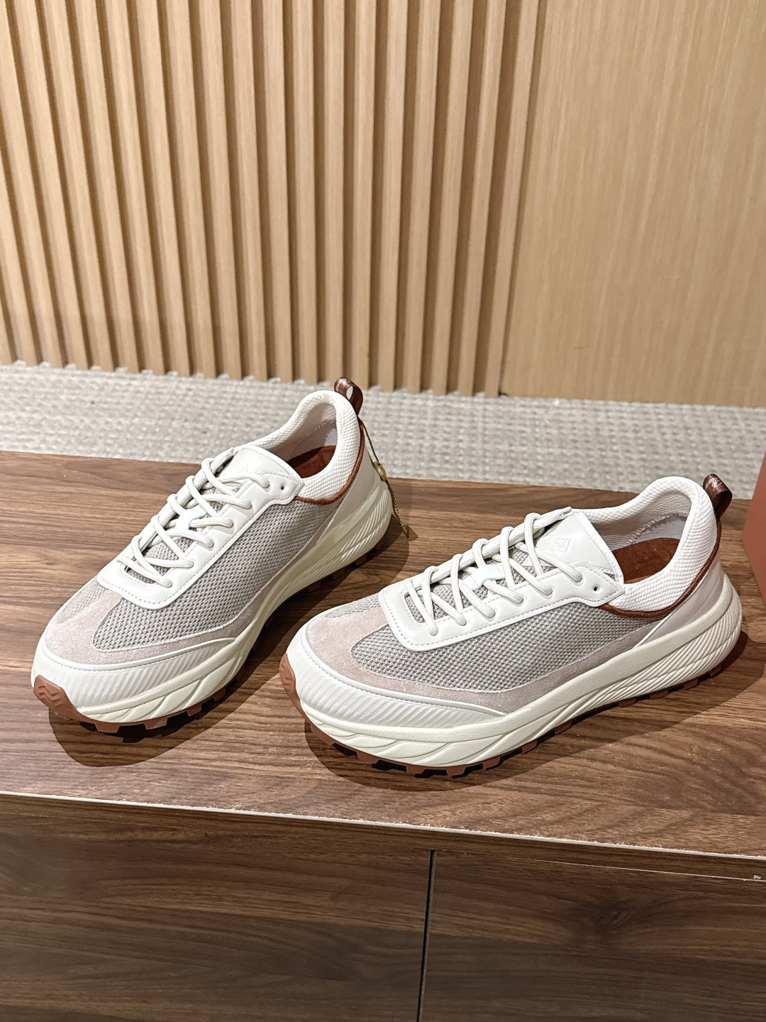 Loro Piana Mera Trail Walk 男士运动鞋 兼顾户外机能质感与意式低调奢华,LP这双Mera Tr Loro Piana Mera Trail Walk 男士运动鞋 兼顾户外机能质感与意式低调奢华,LP这双Mera Tr