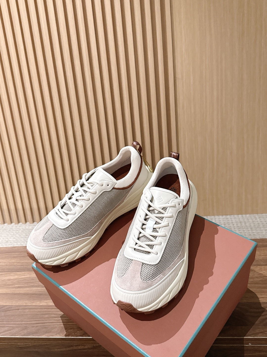 Loro Piana Mera Trail Walk 男士运动鞋 兼顾户外机能质感与意式低调奢华,LP这双Mera Tr Loro Piana Mera Trail Walk 男士运动鞋 兼顾户外机能质感与意式低调奢华,LP这双Mera Tr