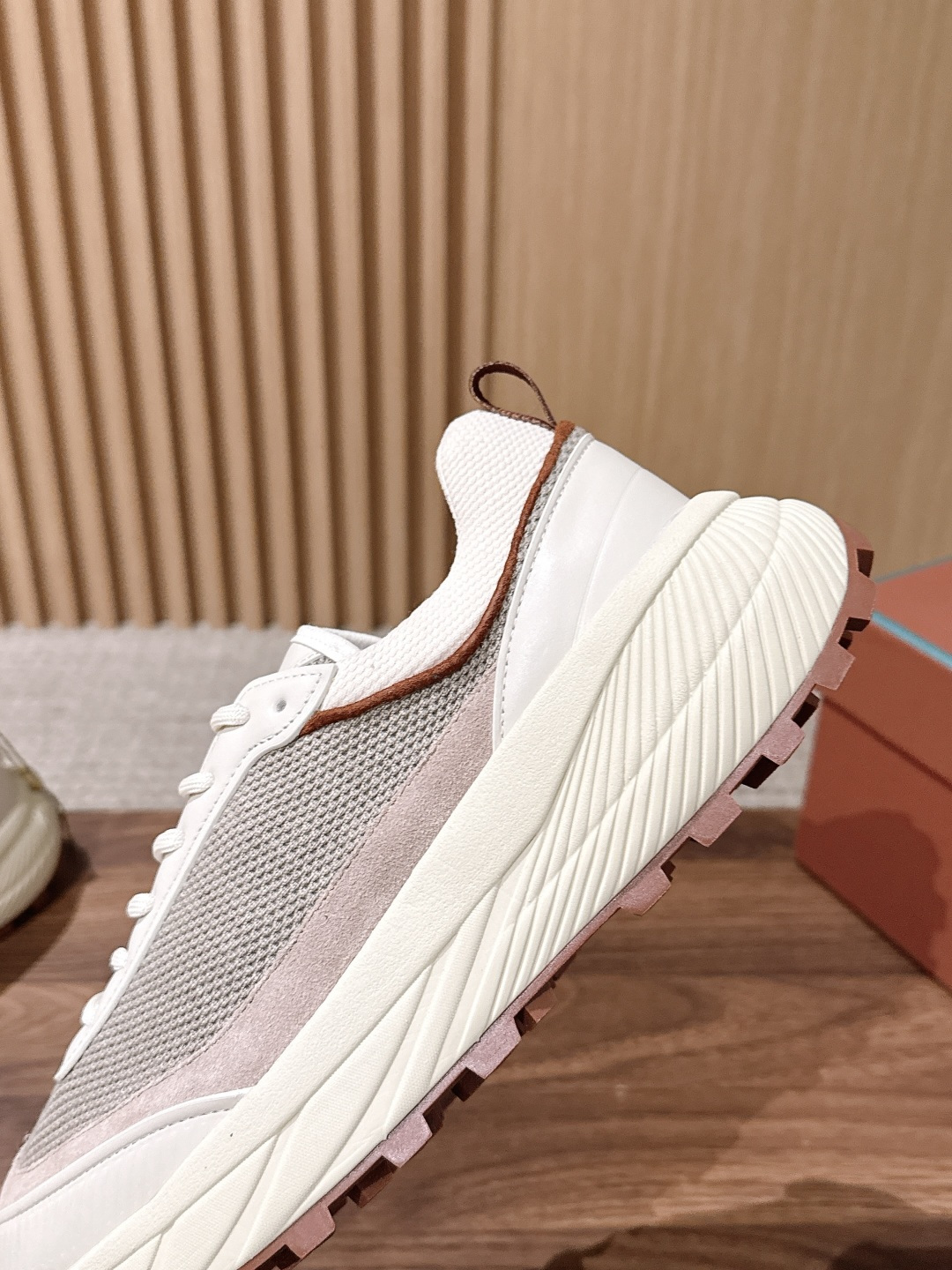 Loro Piana Mera Trail Walk 男士运动鞋 兼顾户外机能质感与意式低调奢华,LP这双Mera Tr Loro Piana Mera Trail Walk 男士运动鞋 兼顾户外机能质感与意式低调奢华,LP这双Mera Tr