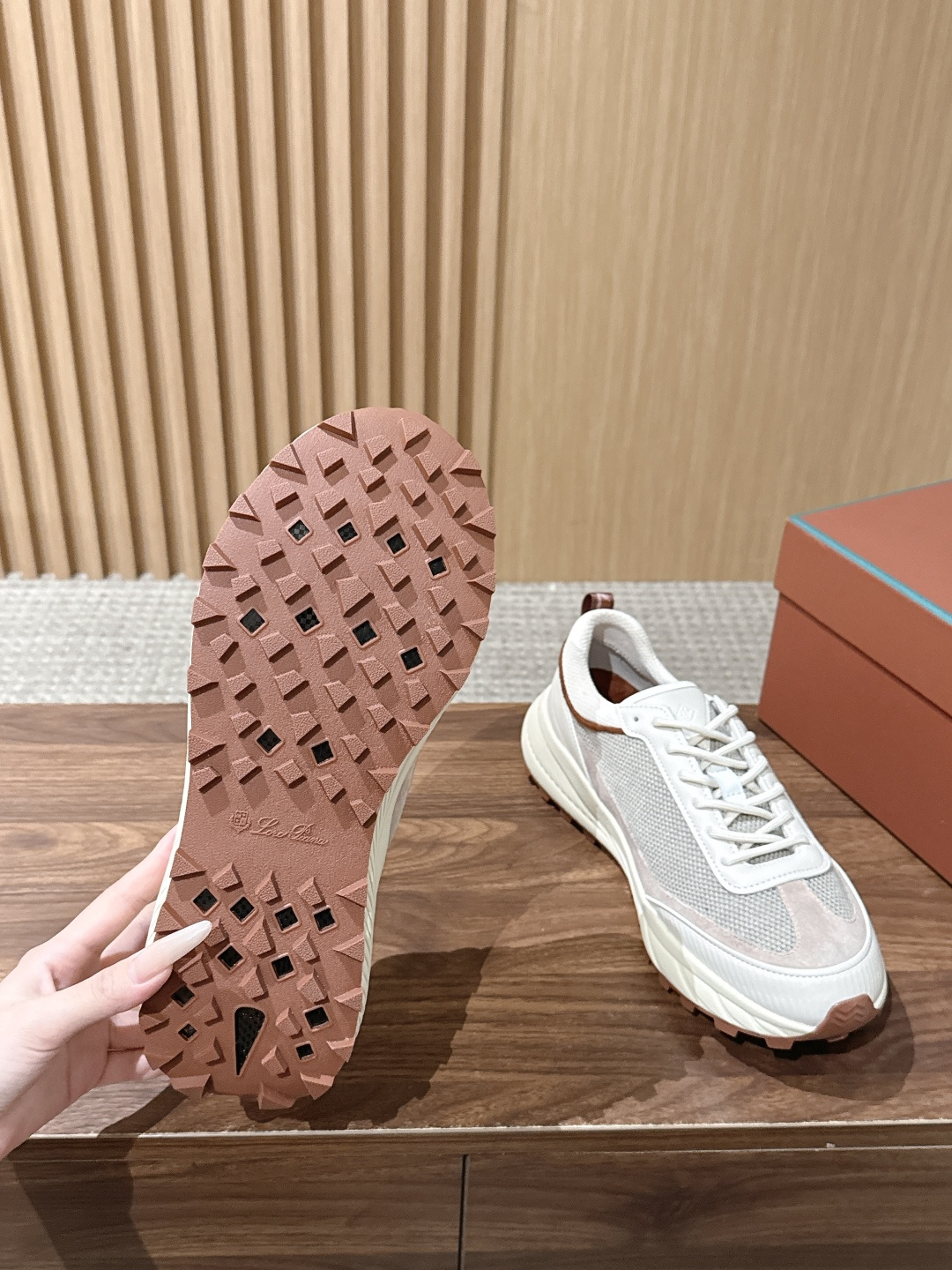 Loro Piana Mera Trail Walk 男士运动鞋 兼顾户外机能质感与意式低调奢华,LP这双Mera Tr Loro Piana Mera Trail Walk 男士运动鞋 兼顾户外机能质感与意式低调奢华,LP这双Mera Tr
