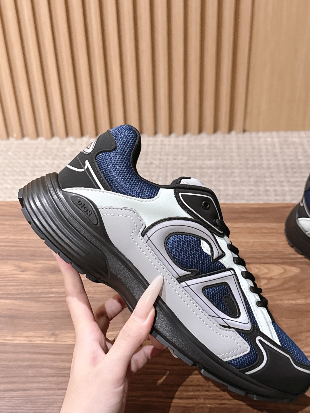 𝐂𝐇𝐑𝐈𝐒𝐓𝐈𝐀𝐍 𝐃𝐈𝐎𝐑 𝐁𝟯𝟬 迪奥火爆情侣休闲鞋【撞脸NB?现已是D奥B30】时代 顺应复古市场趋势的「Dad 𝐂𝐇𝐑𝐈𝐒𝐓𝐈𝐀𝐍 𝐃𝐈𝐎𝐑 𝐁𝟯𝟬 迪奥火爆情侣休闲鞋【撞脸NB?现已是D奥B30】时代 顺应复古市场趋势的「Dad