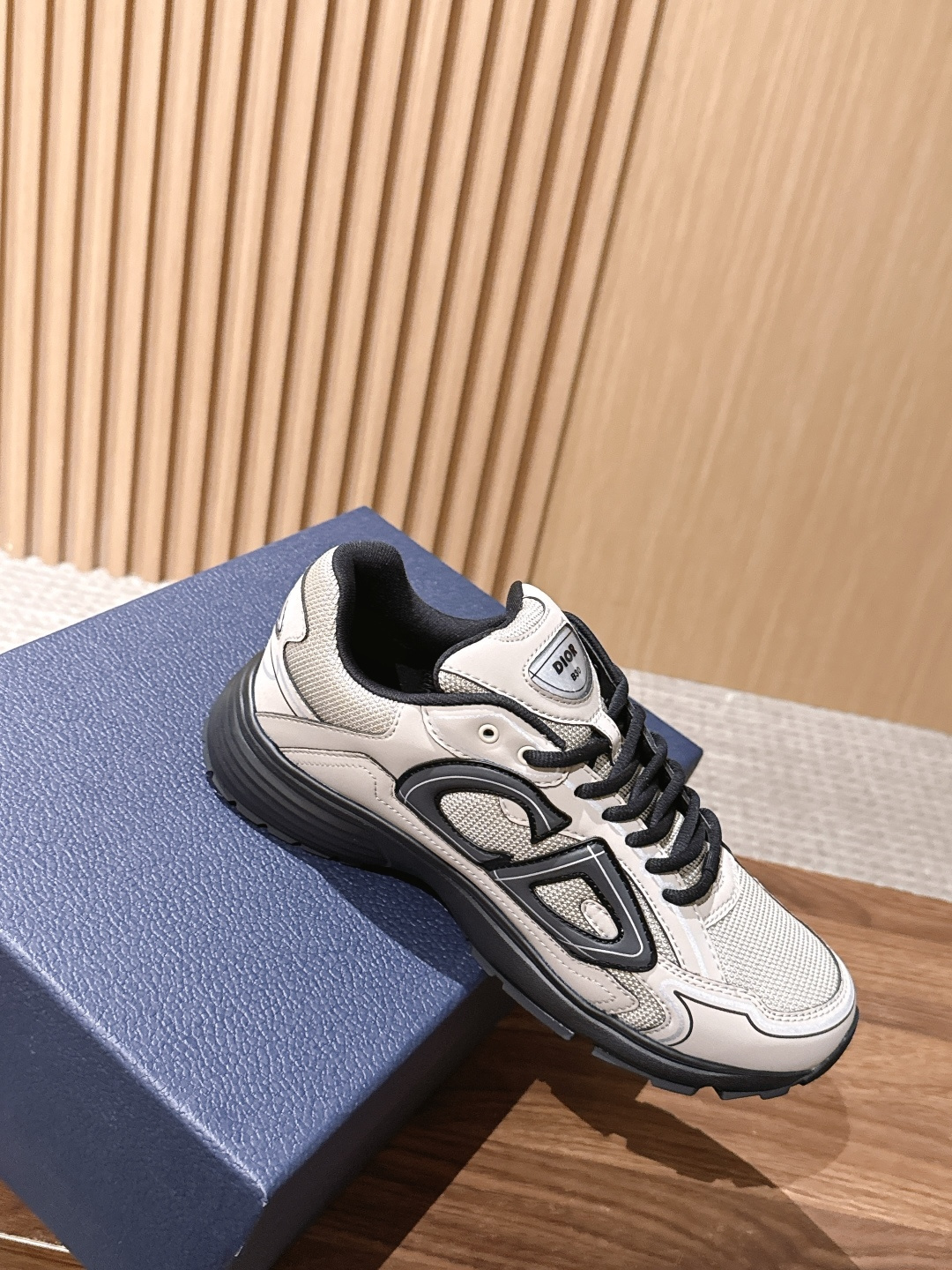 𝐂𝐇𝐑𝐈𝐒𝐓𝐈𝐀𝐍 𝐃𝐈𝐎𝐑 𝐁𝟯𝟬 迪奥火爆情侣休闲鞋【撞脸NB?现已是D奥B30】时代 顺应复古市场趋势的「Dad 𝐂𝐇𝐑𝐈𝐒𝐓𝐈𝐀𝐍 𝐃𝐈𝐎𝐑 𝐁𝟯𝟬 迪奥火爆情侣休闲鞋【撞脸NB?现已是D奥B30】时代 顺应复古市场趋势的「Dad