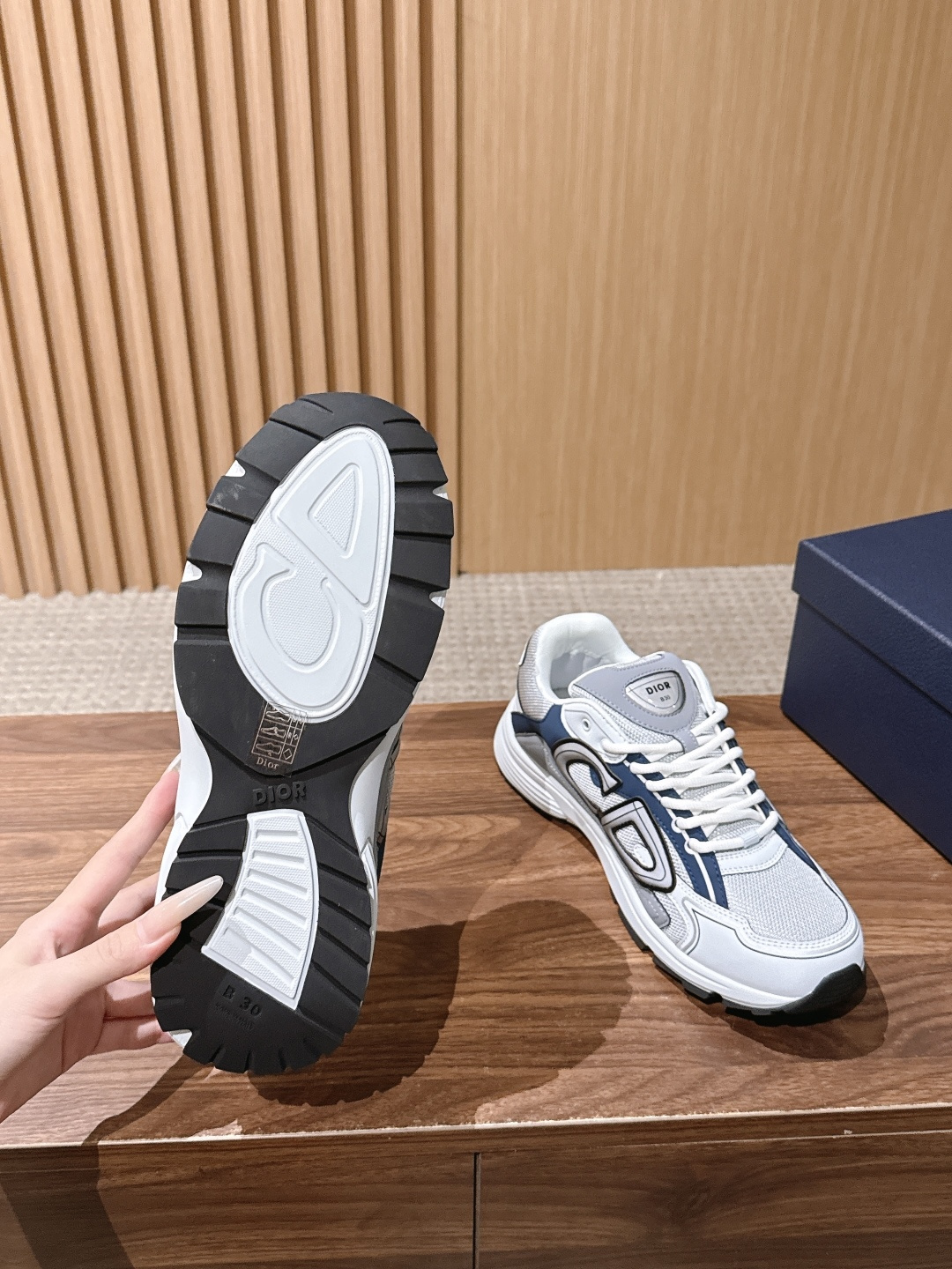 𝐂𝐇𝐑𝐈𝐒𝐓𝐈𝐀𝐍 𝐃𝐈𝐎𝐑 𝐁𝟯𝟬 迪奥火爆情侣休闲鞋【撞脸NB?现已是D奥B30】时代 顺应复古市场趋势的「Dad 𝐂𝐇𝐑𝐈𝐒𝐓𝐈𝐀𝐍 𝐃𝐈𝐎𝐑 𝐁𝟯𝟬 迪奥火爆情侣休闲鞋【撞脸NB?现已是D奥B30】时代 顺应复古市场趋势的「Dad
