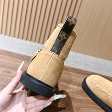 LOUIS VUITTON 驴牌2026秋冬新款棉靴 这款 Colorado 短靴以绒面小牛麂皮精心制造,并饰有灵感源自 LOUIS VUITTON 驴牌2026秋冬新款棉靴 这款 Colorado 短靴以绒面小牛麂皮精心制造,并饰有灵感源自