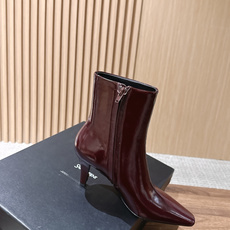 Saint Laurent 圣罗兰YSL简约风高奢质感经典小方头高跟短靴系列 小方头+细高跟+紧身靴筒,是YSL标志性的 Saint Laurent 圣罗兰YSL简约风高奢质感经典小方头高跟短靴系列 小方头+细高跟+紧身靴筒,是YSL标志性的