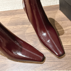 Saint Laurent 圣罗兰YSL简约风高奢质感经典小方头高跟短靴系列 小方头+细高跟+紧身靴筒,是YSL标志性的 Saint Laurent 圣罗兰YSL简约风高奢质感经典小方头高跟短靴系列 小方头+细高跟+紧身靴筒,是YSL标志性的