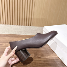 【莞产】Maison Margiela MM6 马吉拉Tabi粗跟分趾鞋 Maison Margiela秉持解构主义设计 【莞产】Maison Margiela MM6 马吉拉Tabi粗跟分趾鞋 Maison Margiela秉持解构主义设计