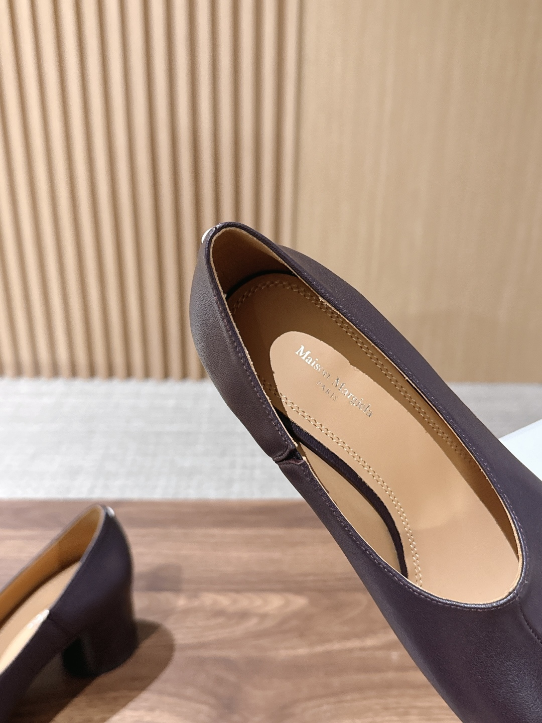 【莞产】Maison Margiela MM6 马吉拉Tabi粗跟分趾鞋 Maison Margiela秉持解构主义设计 【莞产】Maison Margiela MM6 马吉拉Tabi粗跟分趾鞋 Maison Margiela秉持解构主义设计