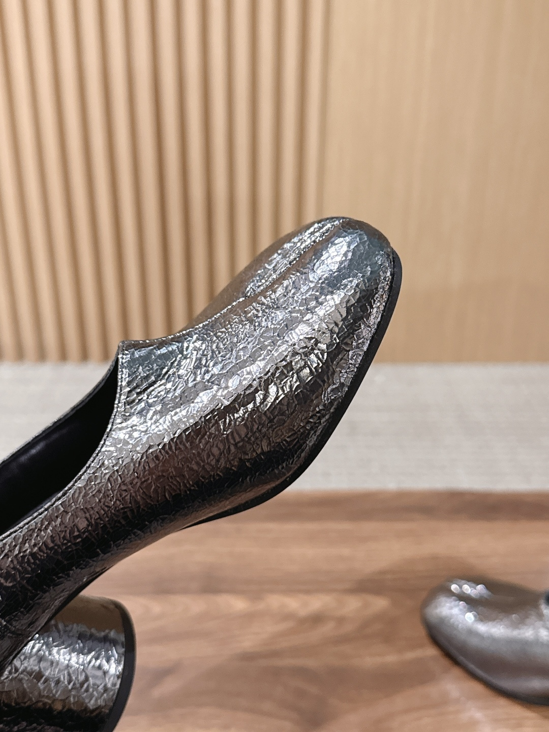 【莞产】Maison Margiela MM6 马吉拉Tabi粗跟分趾鞋 Maison Margiela秉持解构主义设计 【莞产】Maison Margiela MM6 马吉拉Tabi粗跟分趾鞋 Maison Margiela秉持解构主义设计