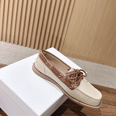 【莞产】Dior 迪奥 经典莫卡辛系带帆船鞋 Dior 迪奥经典鞋履系列以精致细节重塑休闲鞋履,兼顾高级时装感与日常实穿 【莞产】Dior 迪奥 经典莫卡辛系带帆船鞋 Dior 迪奥经典鞋履系列以精致细节重塑休闲鞋履,兼顾高级时装感与日常实穿
