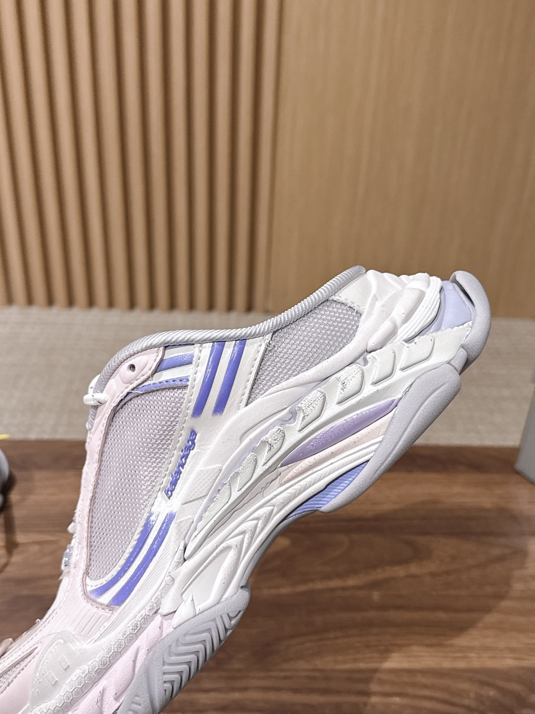 【顶级】Balenciaga Triple S.2 Gradient独有的松弛先锋感 这双鞋把复古做旧和未来感老爹鞋玩明 【顶级】Balenciaga Triple S.2 Gradient独有的松弛先锋感 这双鞋把复古做旧和未来感老爹鞋玩明