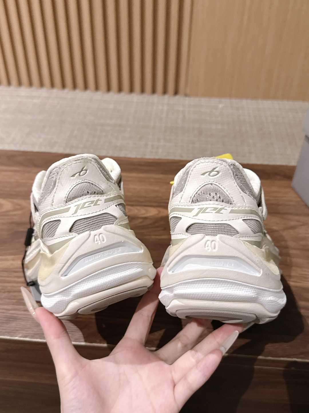 【顶级】Balenciaga JET#巴黎世家春夏最新款老爹鞋 运动鞋 采用标志性的解构主义设计 不规则剪裁 外露缝线与 【顶级】Balenciaga JET#巴黎世家春夏最新款老爹鞋 运动鞋 采用标志性的解构主义设计 不规则剪裁 外露缝线与
